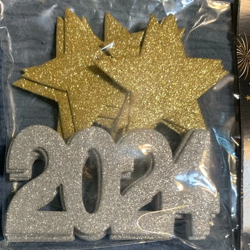 2024 Gold/Silver Table Scatter For Party’s, Reunions, Graduation PhotoBooks
